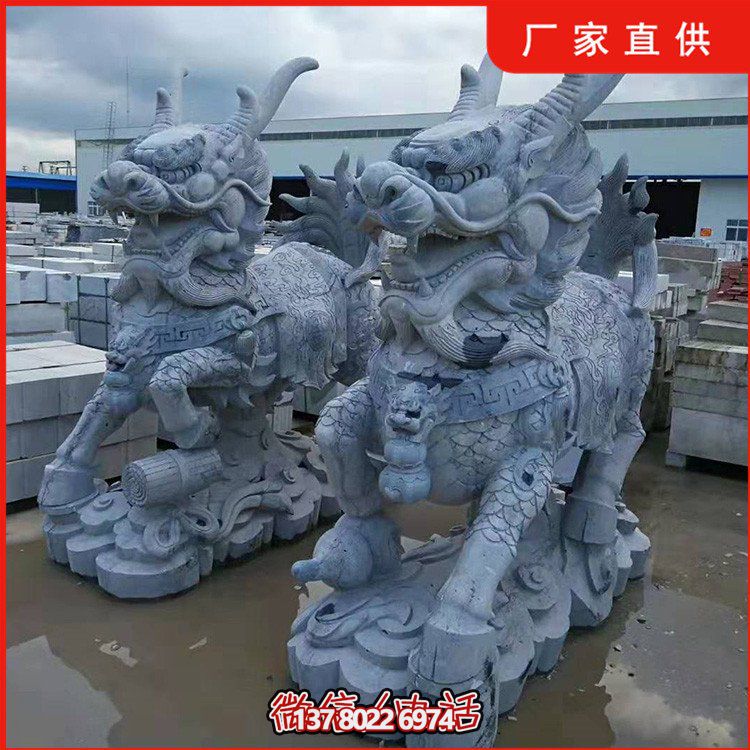 青石雕刻麒麟大型博鱼平台，为景区墓园增添靓丽风采
