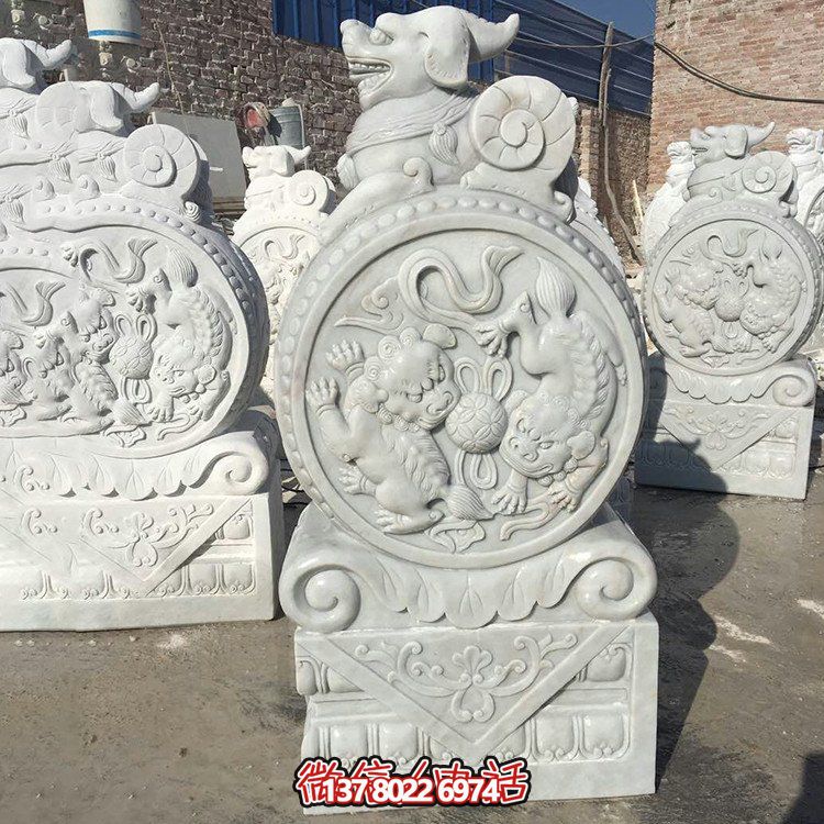 雕刻精美的大理石门口抱鼓博鱼平台