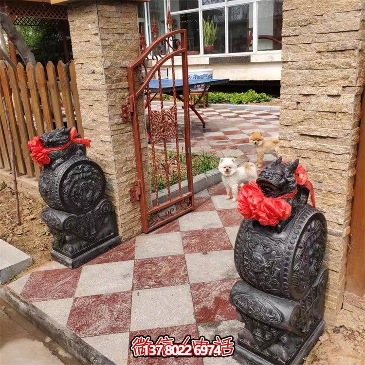 静谧庭院抱石雕，鼓舞人心