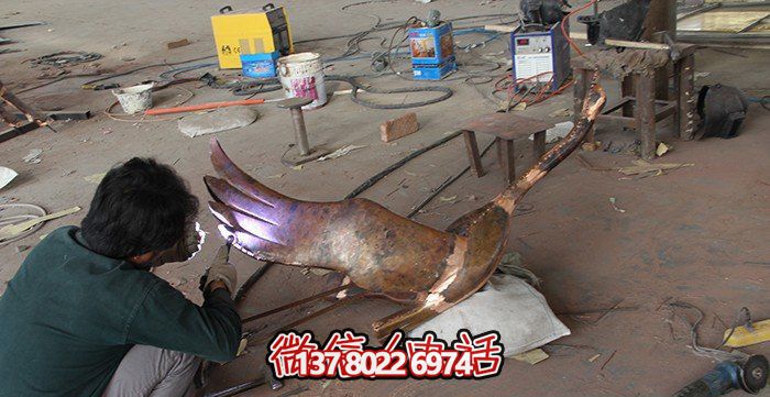 高雅铜雕大雁博鱼平台