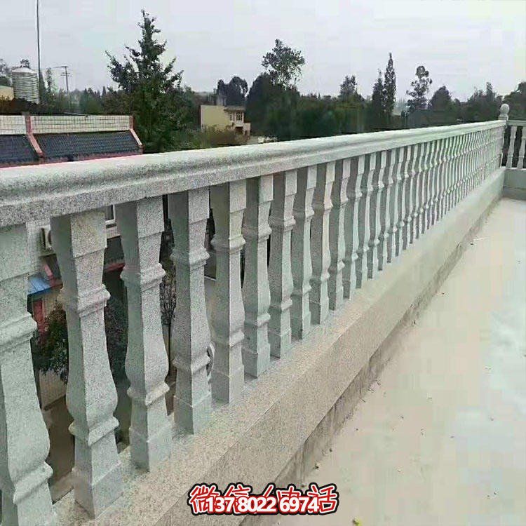 传统的大理石护栏博鱼平台，为城市街头和河道添彩