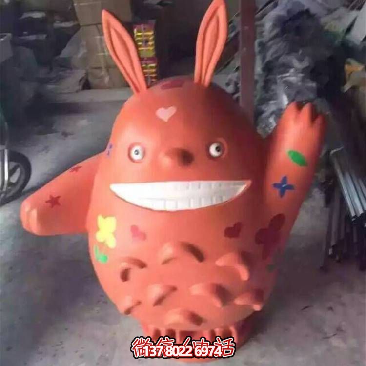 玻璃钢游乐园装饰摆件——可爱的龙猫博鱼平台