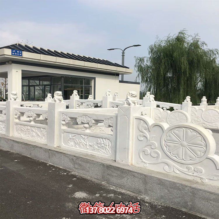 华丽而精致的大理石栏杆景观博鱼平台