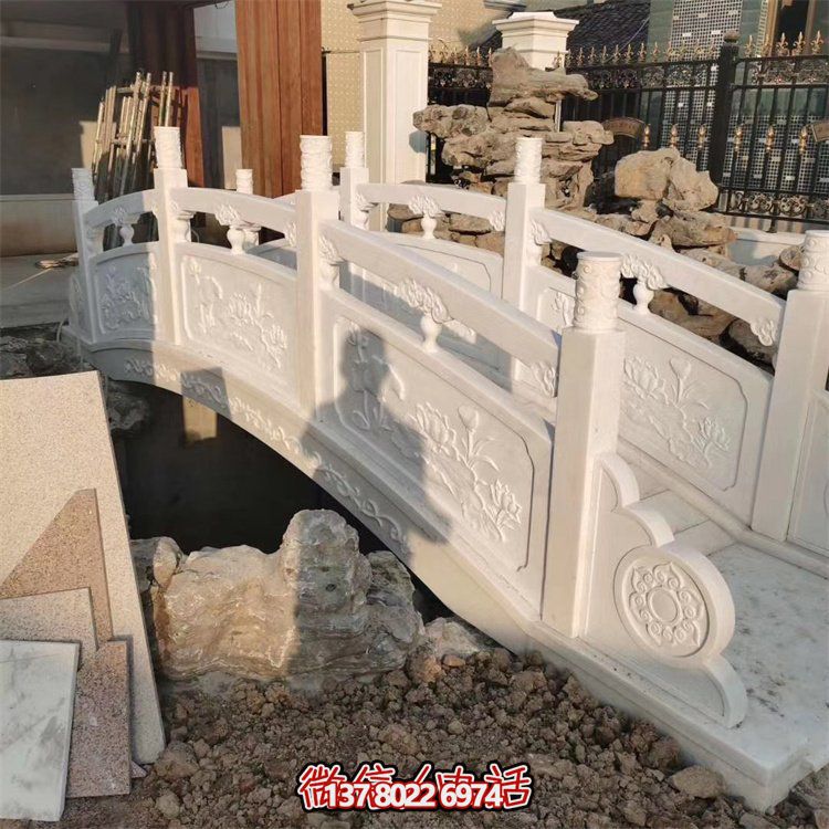 精美大理石雕刻栏杆，为景区公园拱桥添加装饰美感和防护功能