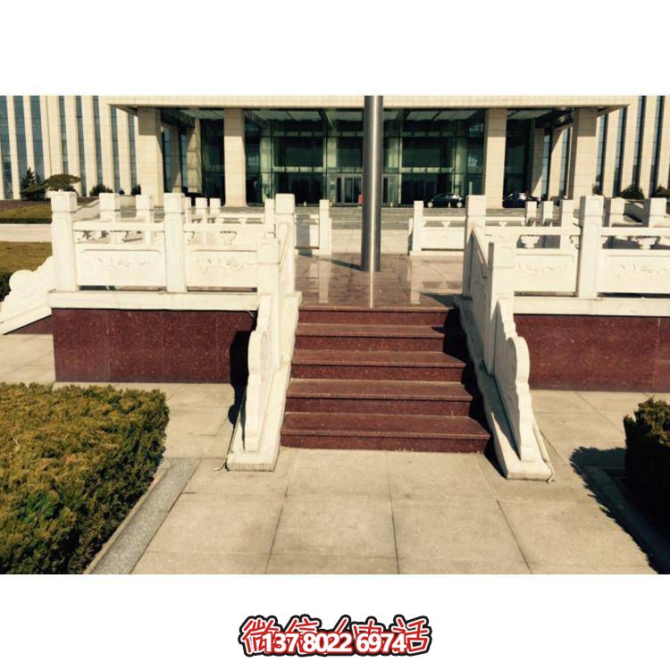 精美博鱼平台装饰栏杆，增添学校广场升旗台象征意义