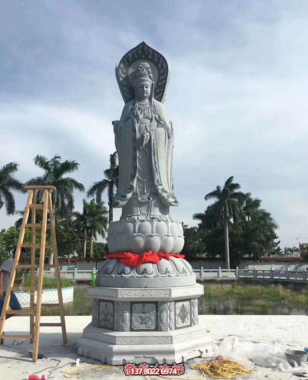 大型石雕观音景观博鱼平台户外摆件