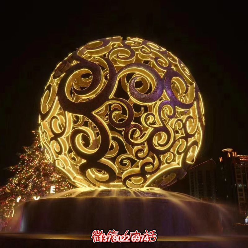 不锈钢镂空球博鱼平台，照亮夜晚的美丽喷泉