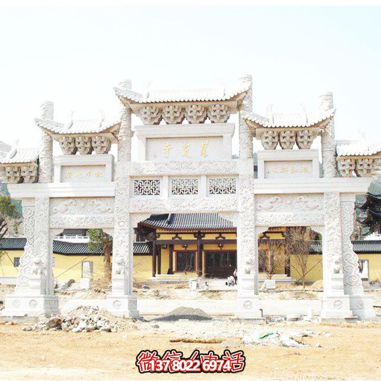 精细工艺刻石牌坊，装点小区村口
