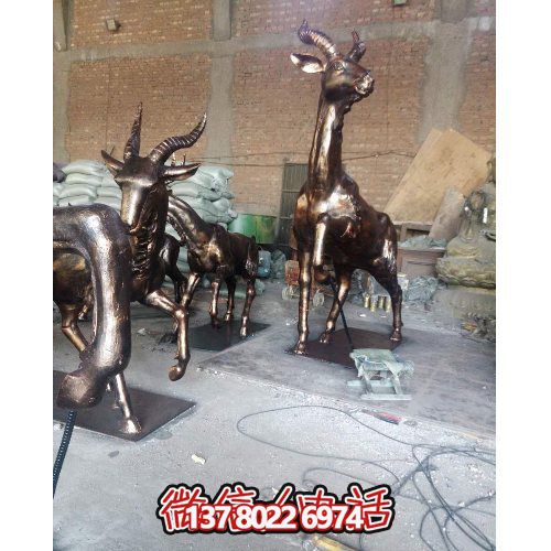 大型梅花鹿铜雕博鱼平台，装点别墅小区