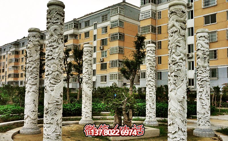 精美大理石浮雕龙柱，装点小区花园