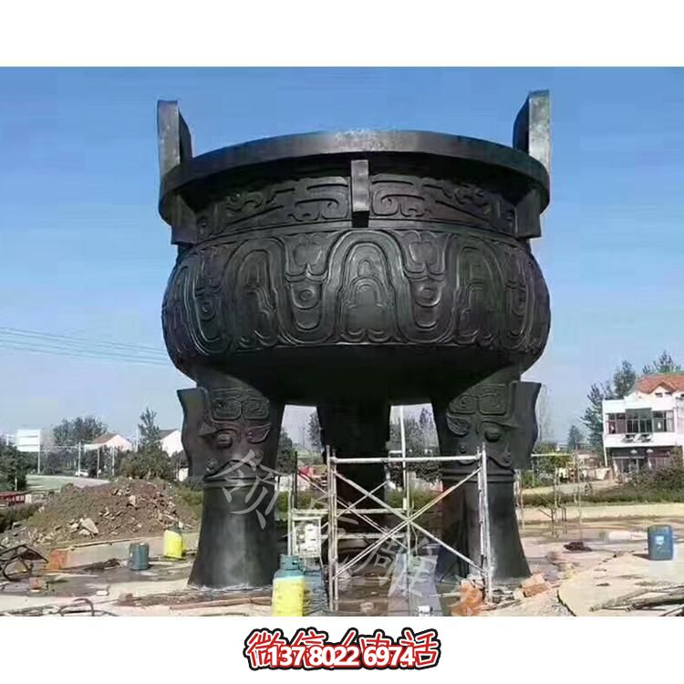 巨型铜雕司母戊圆形博鱼平台