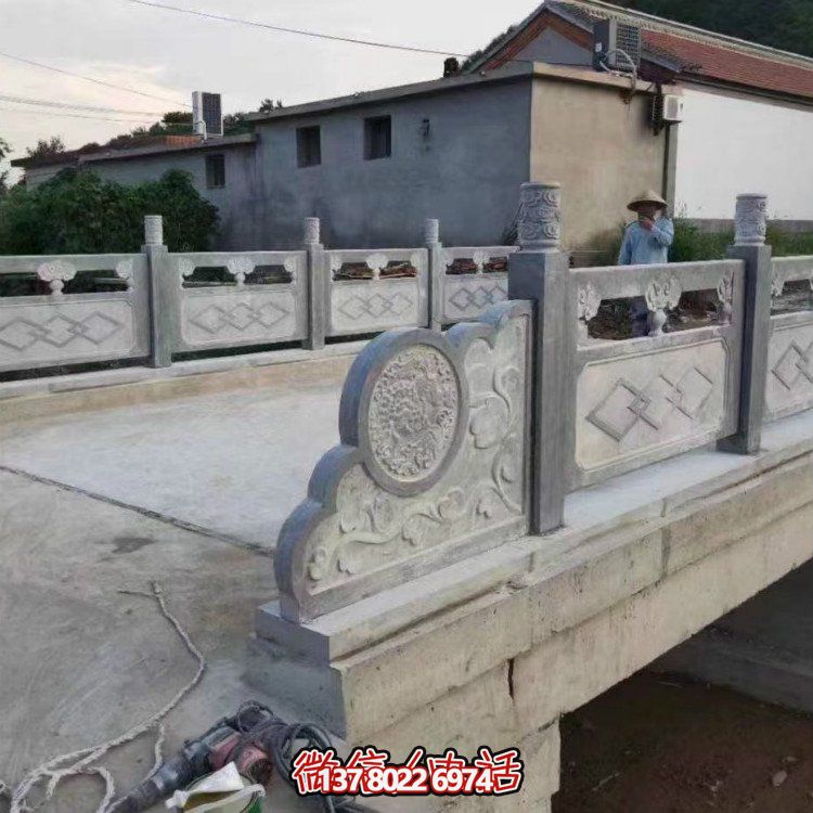 给河道景观添彩大理石护栏石雕博鱼平台