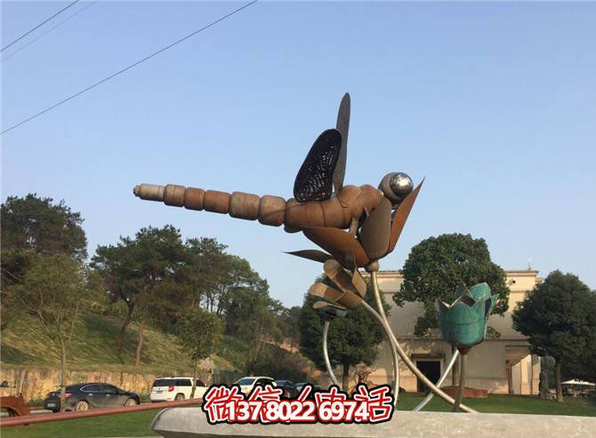 大型不锈钢蜻蜓博鱼平台——做旧风情点缀景区
