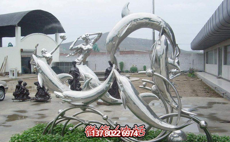 一群活跃海豚，为游乐园带来更多乐趣——不锈钢海豚博鱼平台