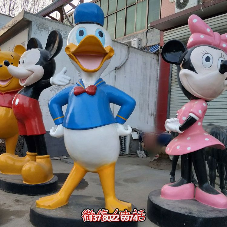 玻璃钢米老鼠唐老鸭博鱼平台——艺术品陈列精美商厦装饰