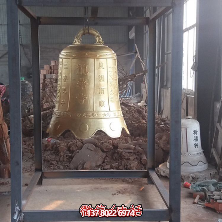 锻造工艺精美的大型铜雕铜钟博鱼平台