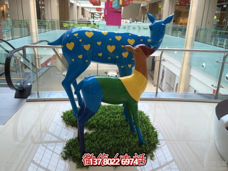 玻璃钢手工彩绘小鹿摆件，为你的商场增添温馨美感