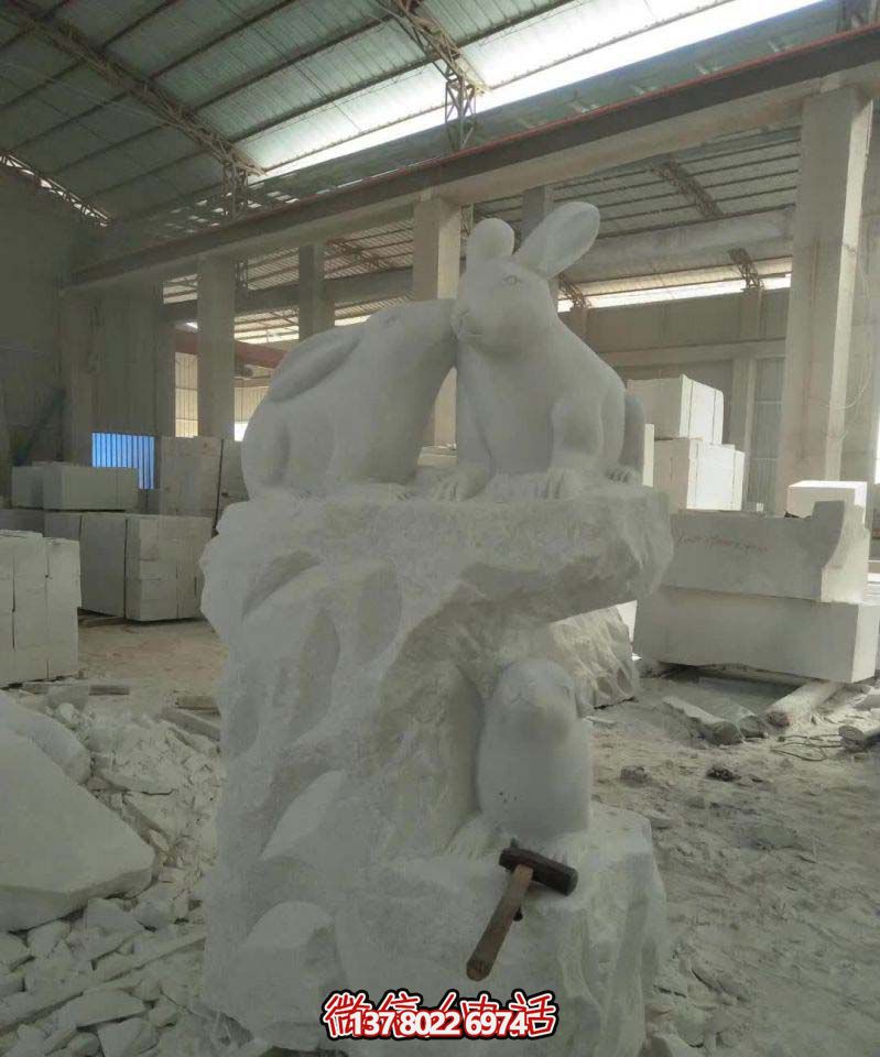 名门大号石雕兔子博鱼平台,高端装饰您的别墅 名门大号石雕兔子博鱼平台,高端装饰您的别墅