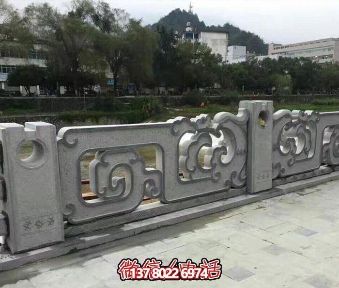复古镂空花纹栏杆，防护河道街边青石
