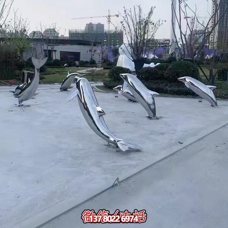 海豚不锈钢博鱼平台，点缀小区楼盘绿化装饰