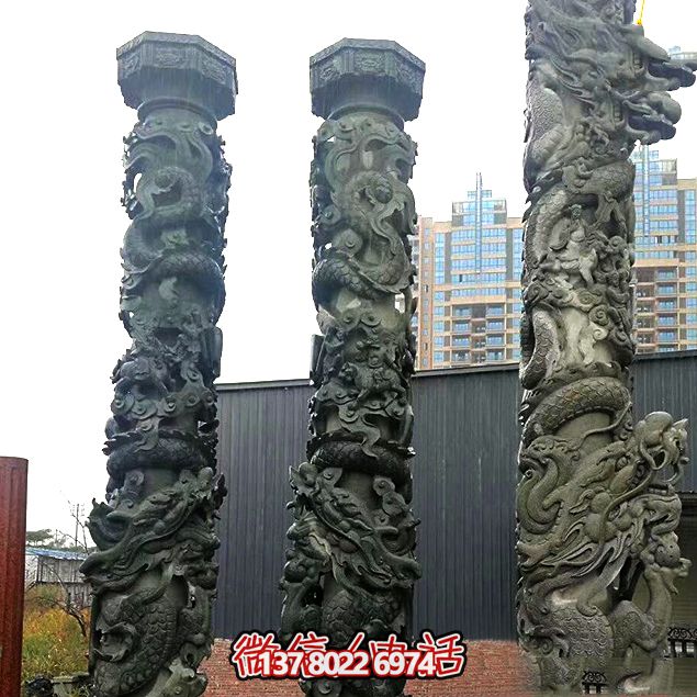 仿青石中国龙柱，为酒店门前增添灵动气息