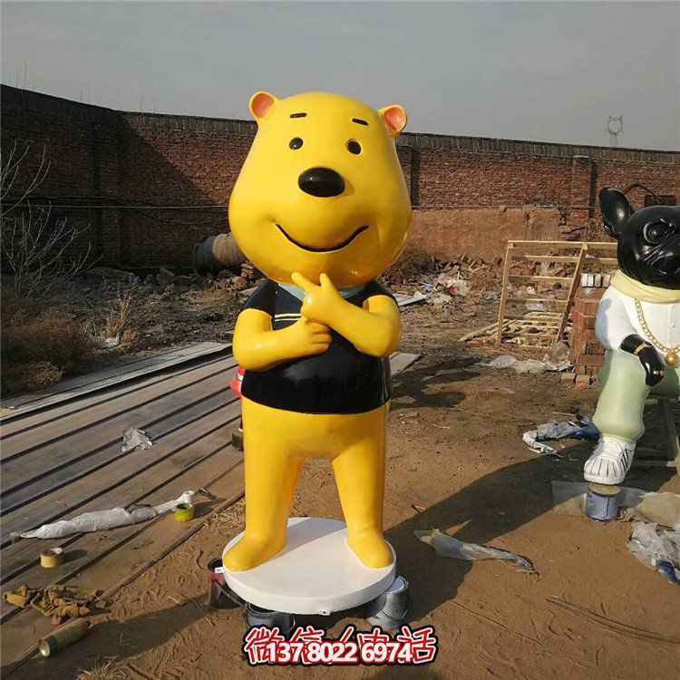 维尼熊大型美陈摆件博鱼平台