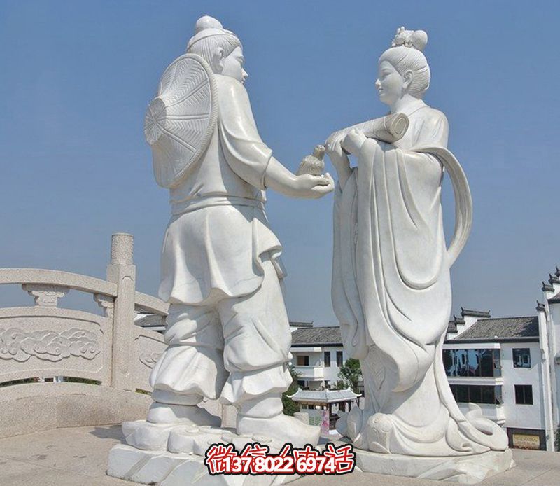 古代牛郎织女石雕，摆放于花园广场，带来汉白玉般的浪漫气息