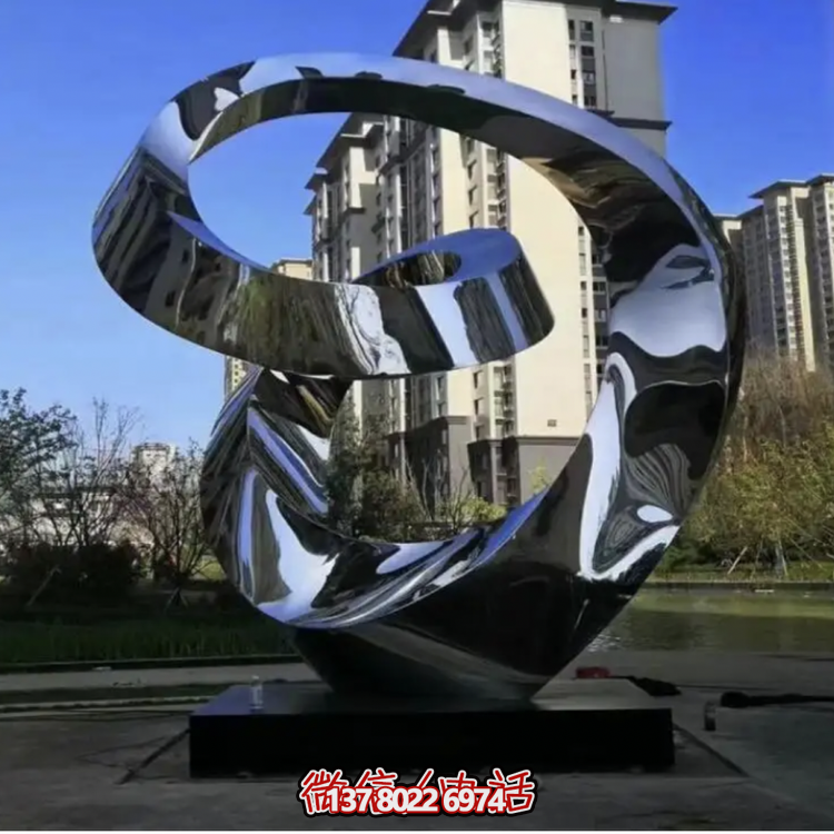 不锈钢曲环镜面景观博鱼平台