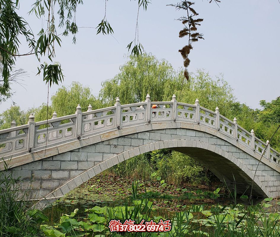 融合城市园林艺术的花岗岩镂空拱桥栏杆