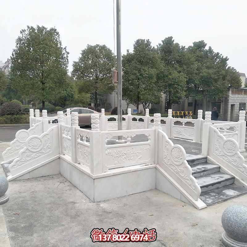 升旗台石雕——精雕细琢,点缀校园风采 升旗台石雕——精雕细琢,点缀校园风采