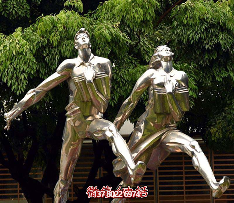 不锈钢操场博鱼平台，镜面反射跑步乐趣