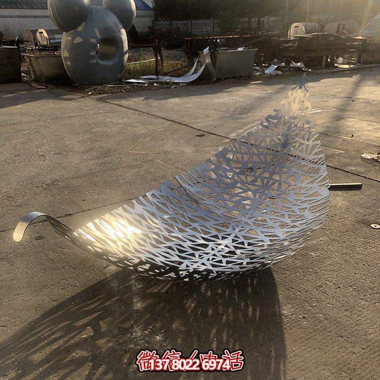 不锈钢金属镂空树叶博鱼平台摆件