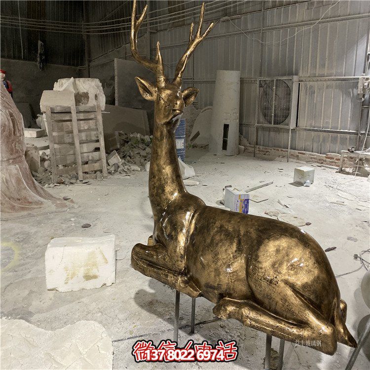 动物园景区大型玻璃钢小鹿博鱼平台