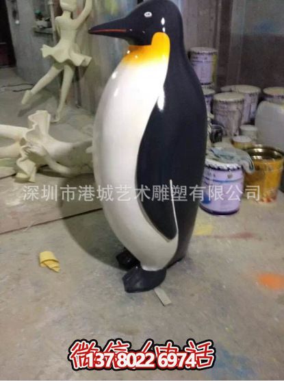 室内玻璃钢独自等待的童趣可爱企鹅博鱼平台