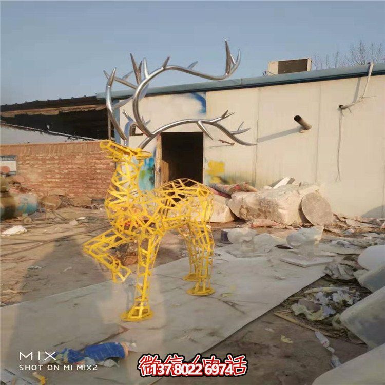 广场不锈钢镂空抽象鹿景观小品博鱼平台