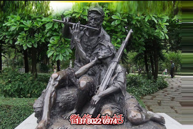 景区坐着吹笛子的战士红军博鱼平台