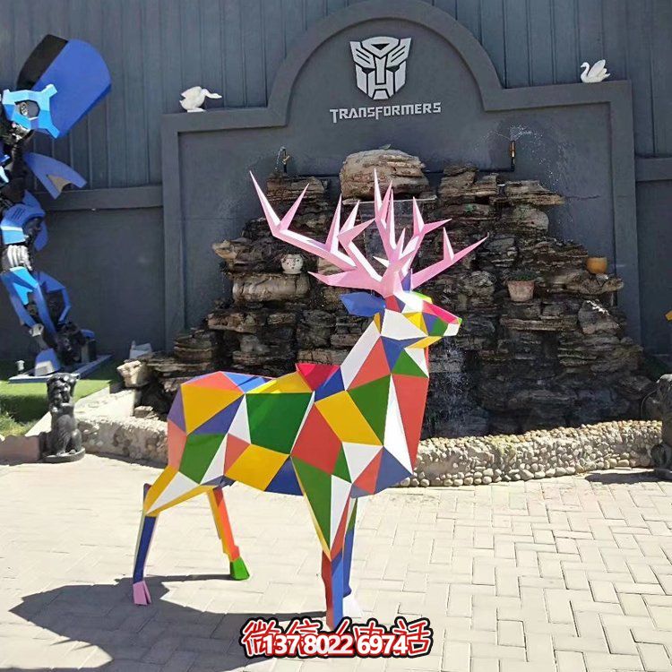 城市广场摆放玻璃钢抽象切面鹿动物博鱼平台