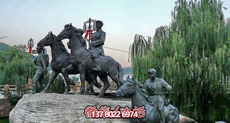 公园铜雕骑马的红军博鱼平台