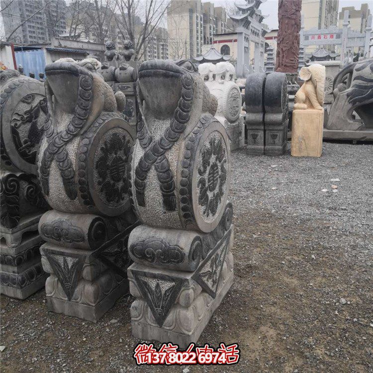 博鱼(中国)景区摆放大理石做旧金蟾抱鼓石博鱼平台