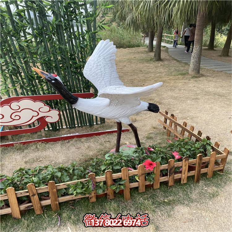 户外公园玻璃钢仿真仙鹤博鱼平台