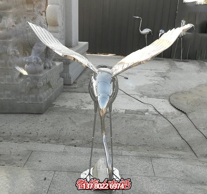 公园不锈钢镜面户外园林景观装饰品仙鹤博鱼平台