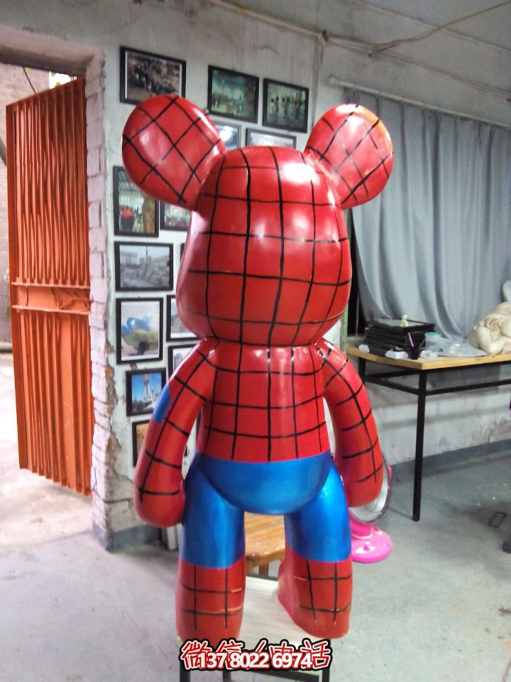 幼儿园彩绘蜘蛛侠玻璃钢熊博鱼平台