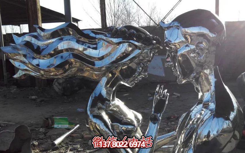 公园不锈钢镜面抽象情侣博鱼平台