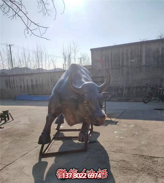 广场玻璃钢仿铜勤奋的牛大型动物博鱼平台