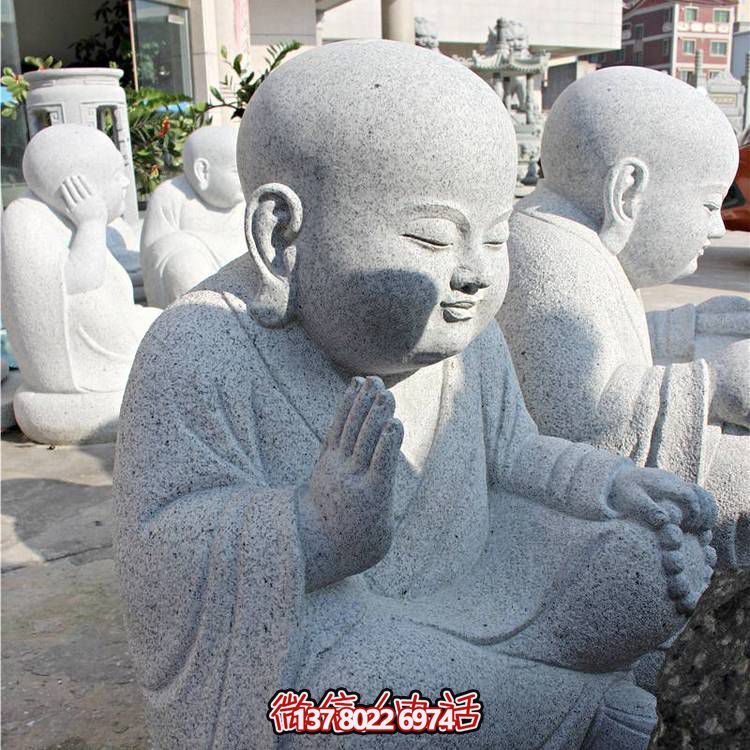 寺庙摆放砂岩浮雕小和尚博鱼平台