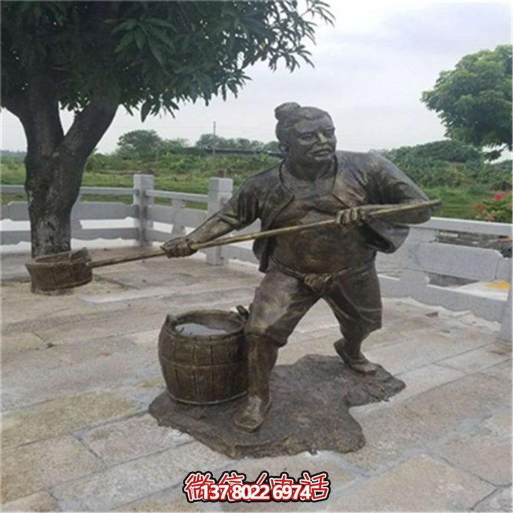 园林广场摆放玻璃钢仿铜农耕文化浇水小品人物博鱼平台