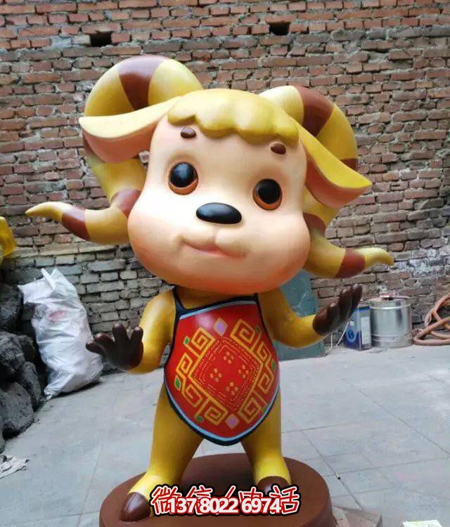 广场十二生肖卡通博鱼平台玻璃钢卡通彩绘商场创意摆件