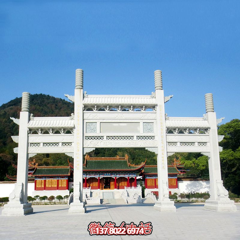 寺庙门前摆放汉白玉三门无楼石柱牌坊