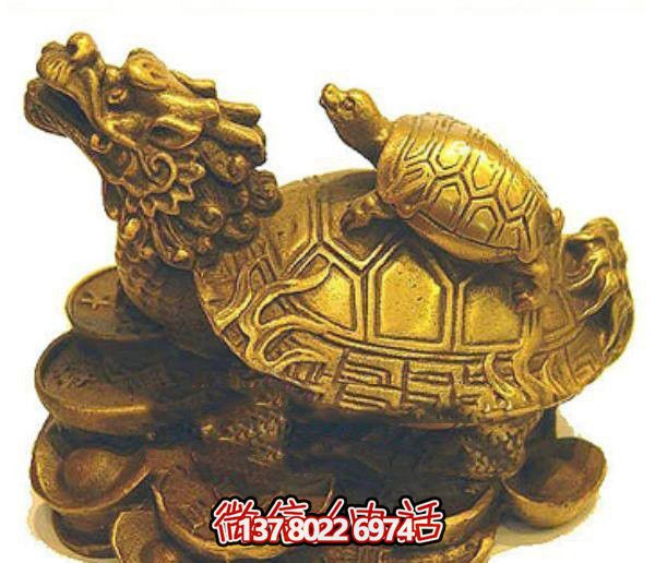 景区摆放的金色母子玻璃钢创意龙龟博鱼平台