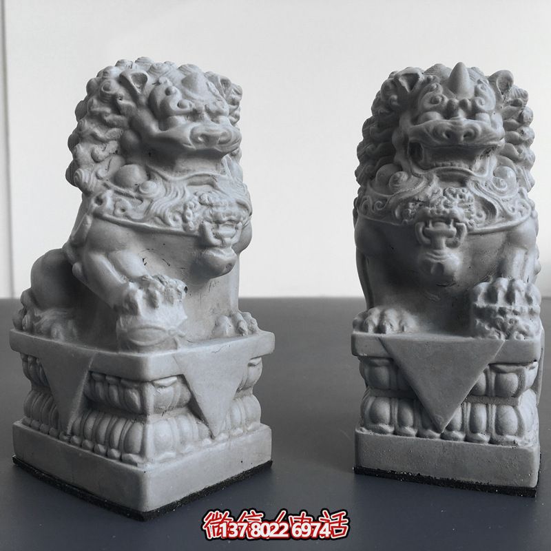 青石石雕一对看门的石狮子博鱼平台